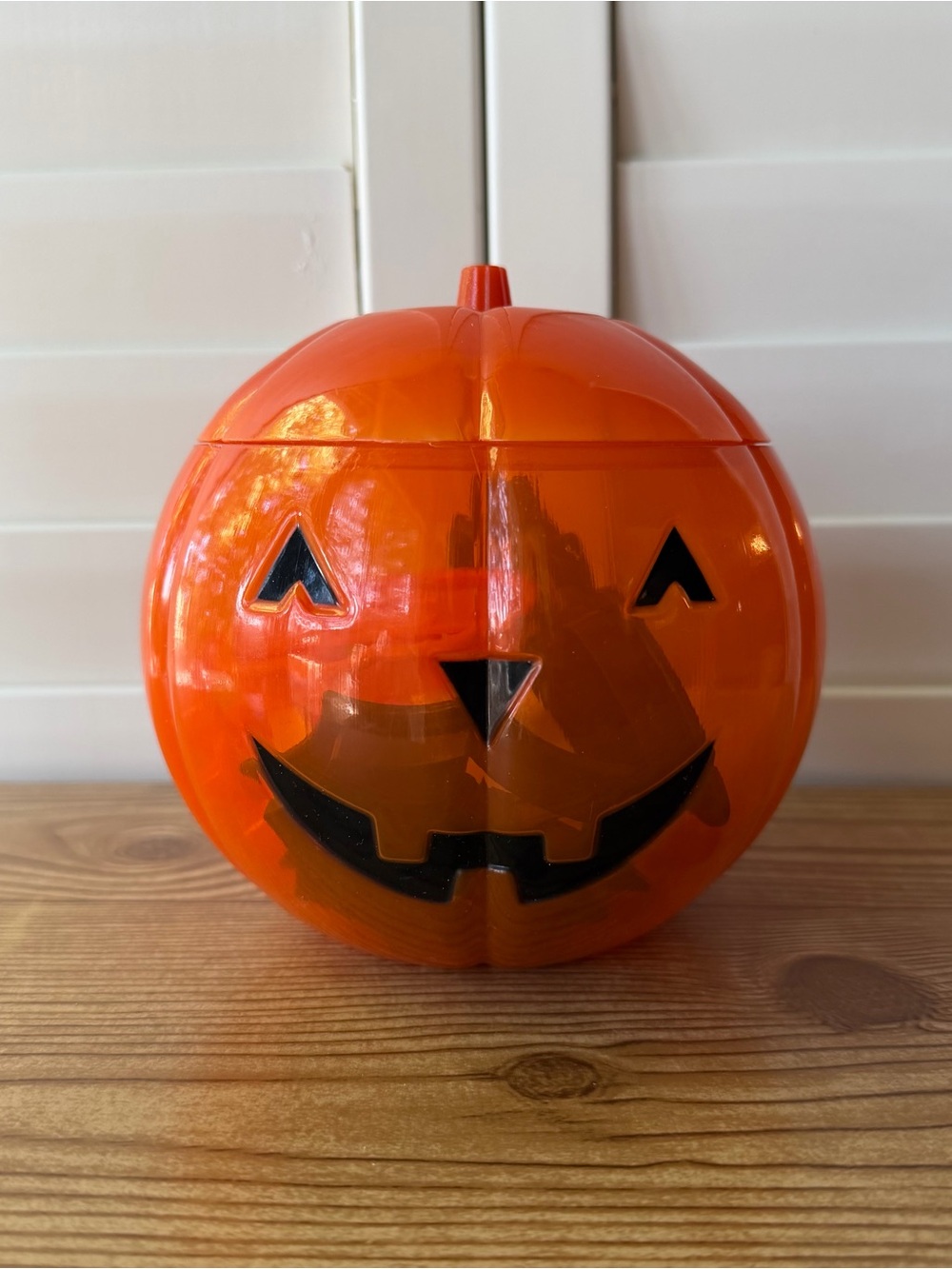 1996 Vintage Halloween Wilton Pumpkin Plastic Container With Cookie Cutters
